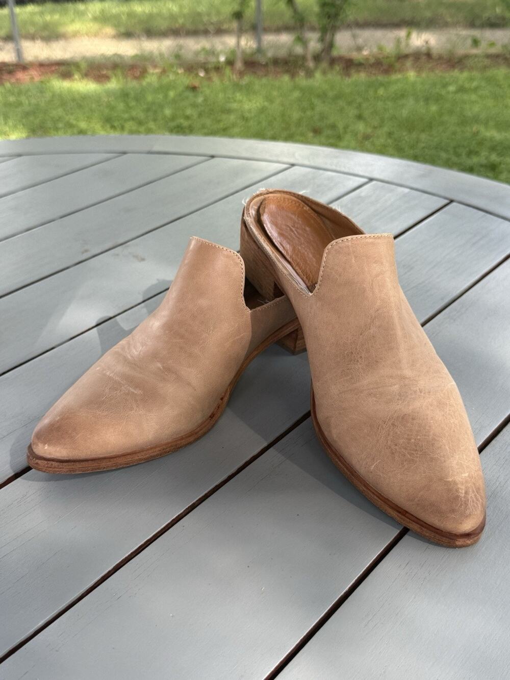 Frye Ray Leather Mules Womens Size 9.5 M Tan Natural Slip On Clogs Flat Shoes